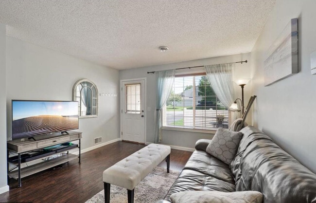 Photo - 7071 Quarry Ave NE