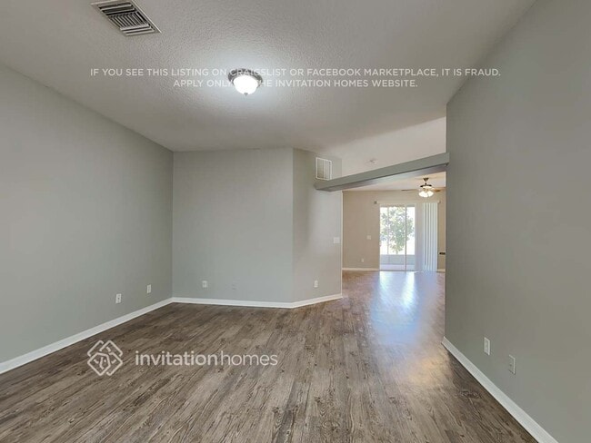 Photo - 3892 Manitoba Way