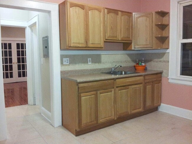 Photo - 37 Highland Ave Unit Spacious 2bdrm, Apt #2L