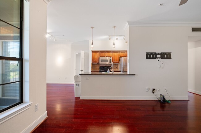 Photo - Modern Condo Living Near Downtown Austin & Movie House Theater Unit 637