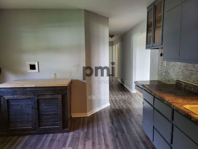 Photo - 1425 S Fairview Ave