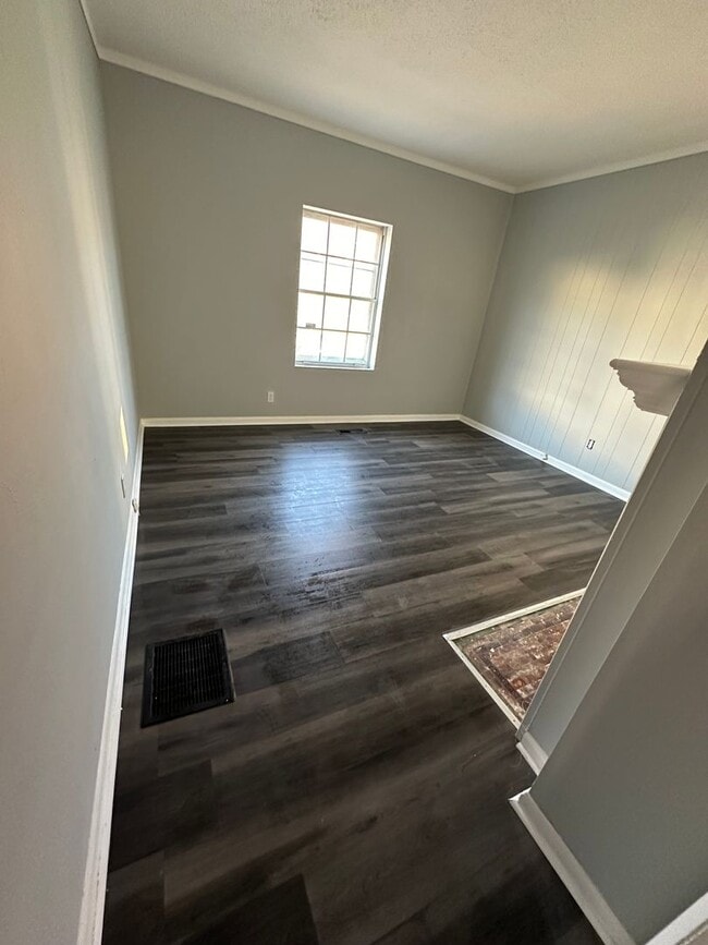 Photo - BEAUTIFUL 3 BEDROOM 1 BATH NEWLY REMODELED