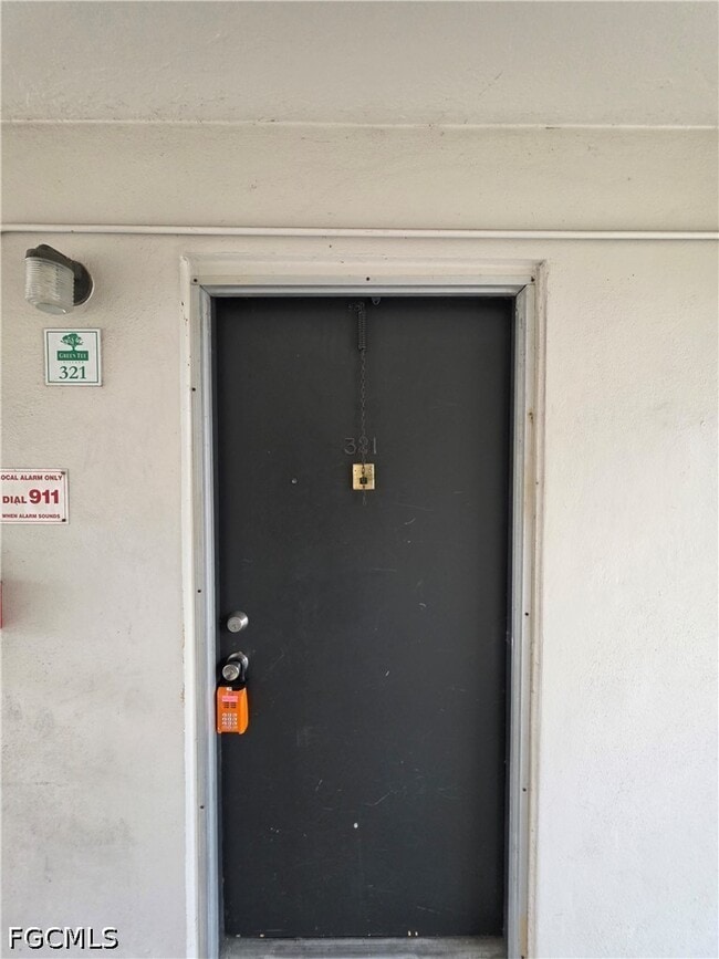 Building Photo - 1830 Maravilla Ave Unit 321