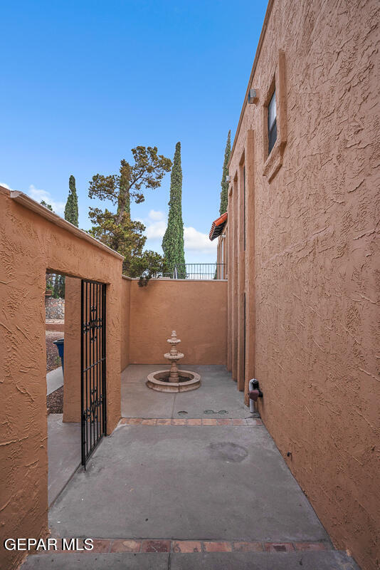 Photo - 10604 Springwood Dr