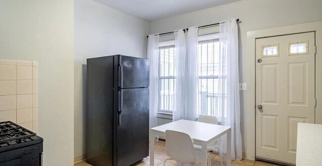 Photo - 96 E Cottage St Unit 2