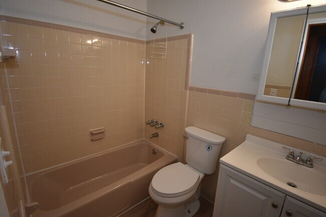 23 Alexander Dr Unit 22