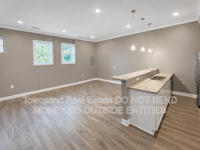 Photo - 130 Person St