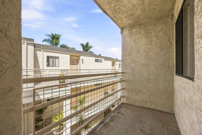 Chamoune Senior Apartments