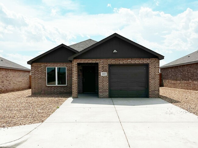 Building Photo - Modern 3-Bedroom, 2-Bathroom Home in North Lubbock