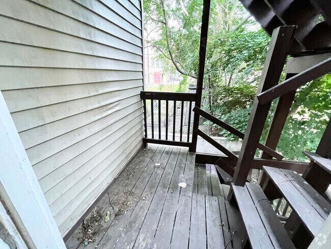Building Photo - 723 Parker St Unit 2 Rental