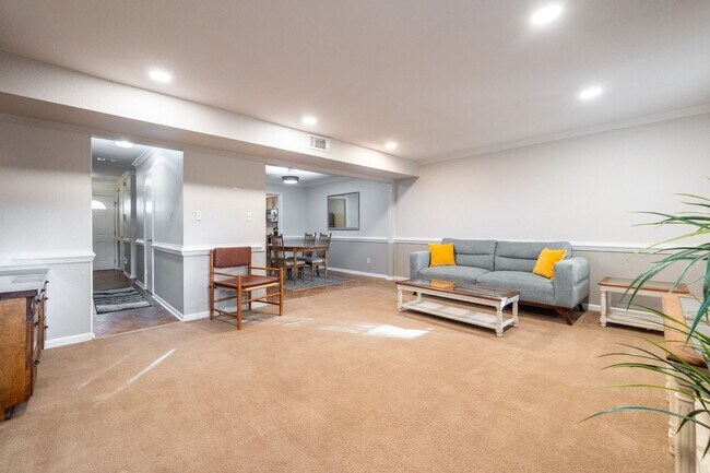 Photo - 3 Bedroom 2.5 Bathroom Condo!