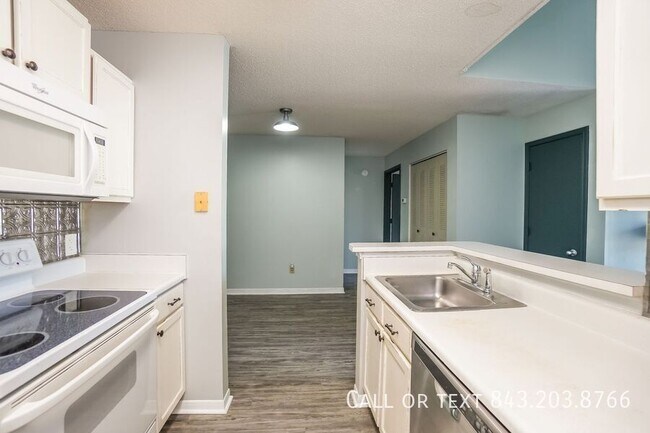 Photo - 2011 N Hwy 17