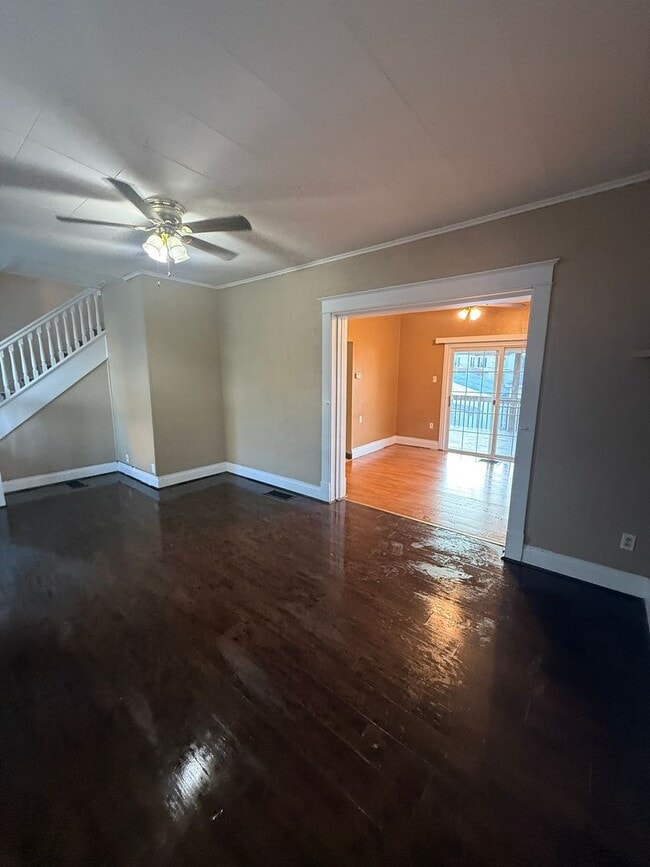 Photo - 2-Bedroom 1 Bath House with Spacious Entertaining Porch