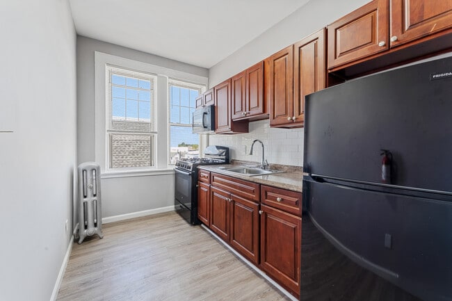 Building Photo - 382 Bloomfield Ave Unit -306 Rental