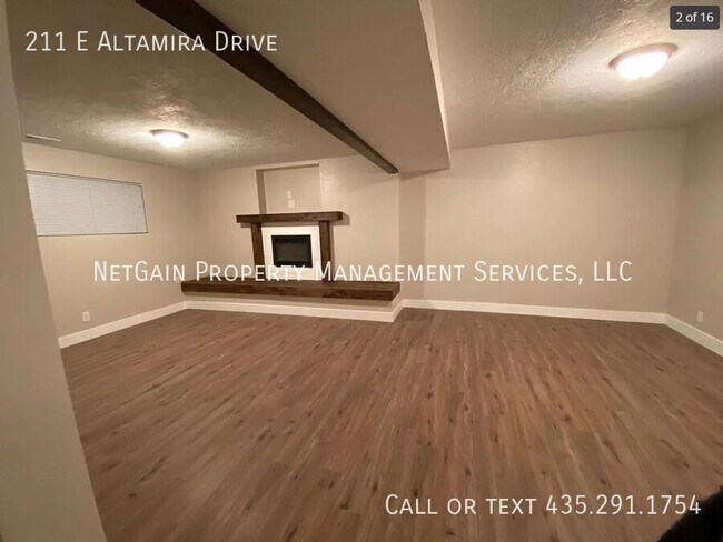 Photo - 211 E Altamira Dr