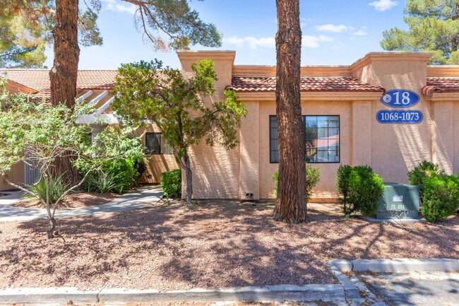 Building Photo - 1 MONTH FREE!!! 2 BEDROOM SINGLE STORY TOWNHOME 55+ COMMUNITY