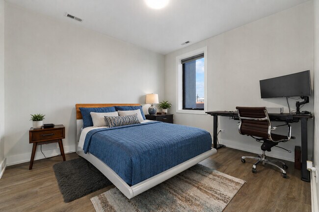 Photo - 2111 S Halsted St