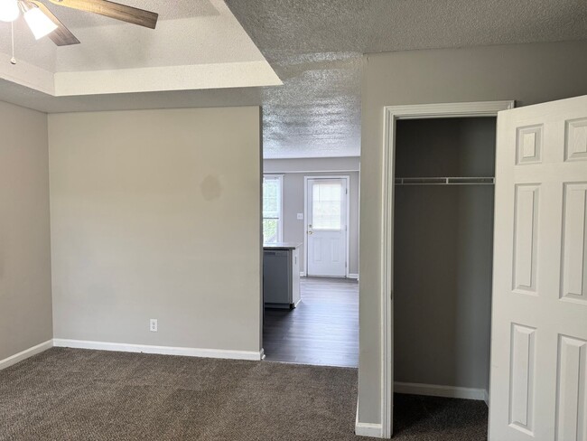Photo - **Just listed**