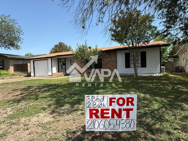Building Photo - 1719 Farwell Dr Rental