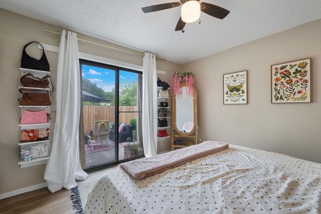 Photo - 8317 Forest Ridge Dr