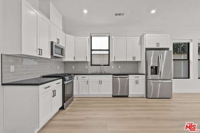 Photo - 521 N Martel Ave