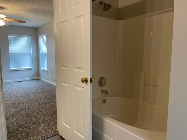 Building Photo - 3 Bed 2.5 Bath Nashville Opry Mills Area F... Rental