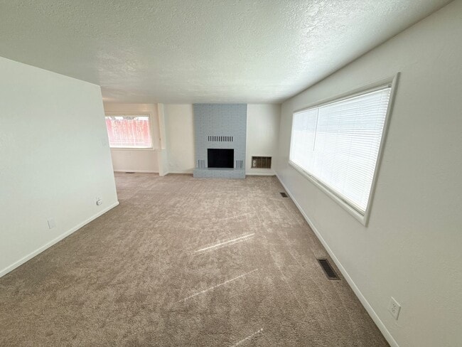 Photo - 3 Bedroom, 1.5 Bath House in Pacific Terrace neighborhood