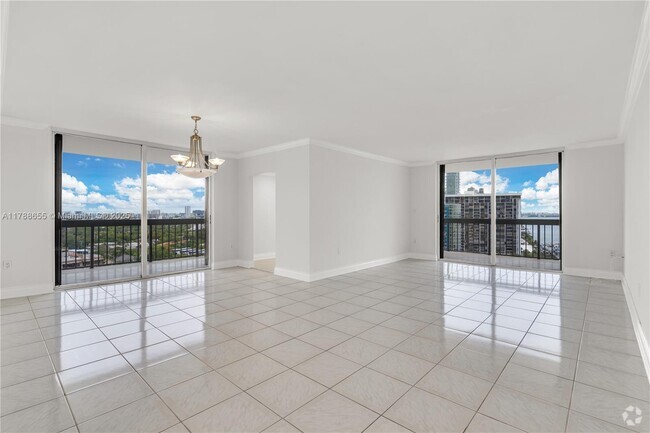 Building Photo - 2333 Brickell Ave Rental