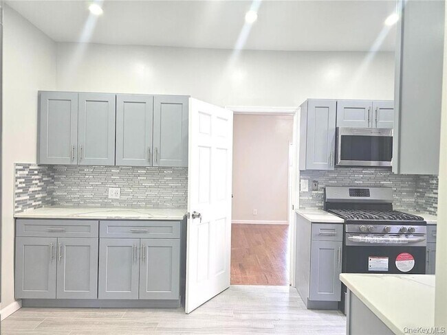 Photo - 485 Rogers Ave