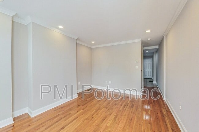 Photo - 834 N Stricker St