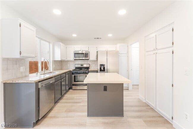 Photo - 1813 Navajo Lake Way