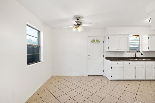 Photo - 202 N 41st St