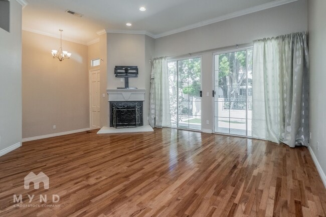5117 Renaissance Ave