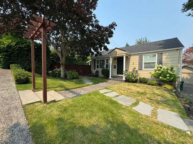 Photo - 3420 W Bertona St