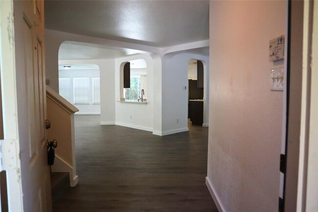 Photo - 209 Sunny Brook Dr