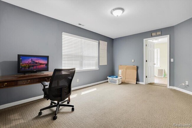 Photo - 1048 Lakepointe St Unit F