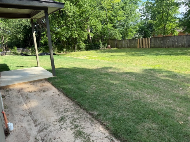 Photo - 1002 Glencrest Ln