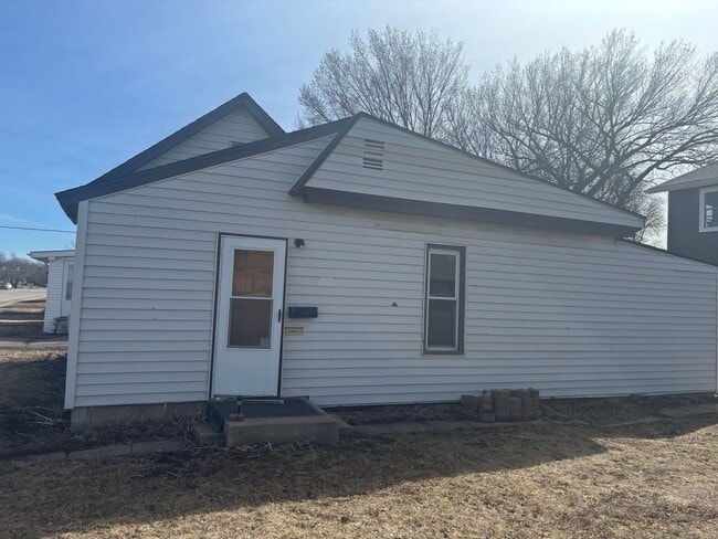 Photo - 605 E 14th St