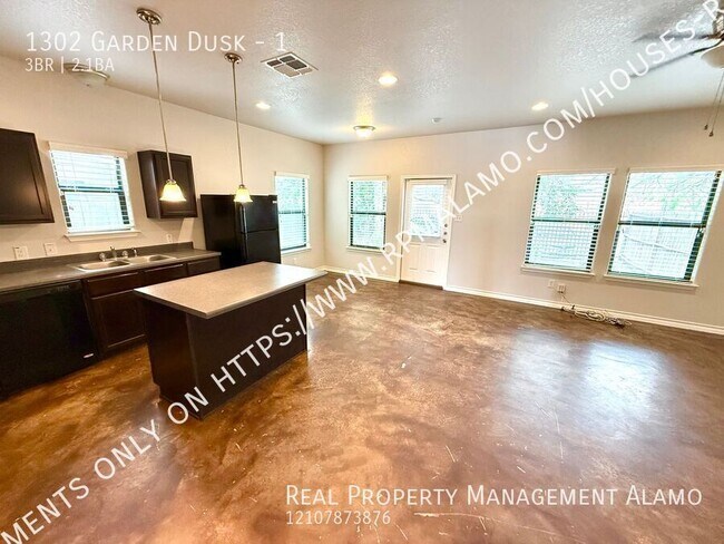 Photo - 1302 Garden Dusk Unit 1