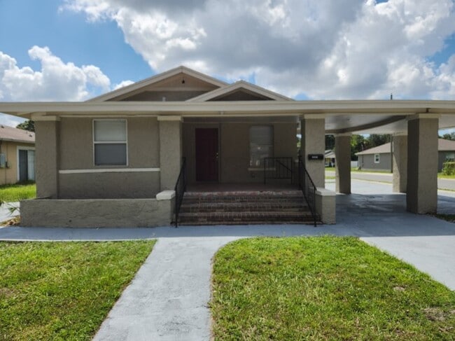 Photo - 3301 E 27th Ave