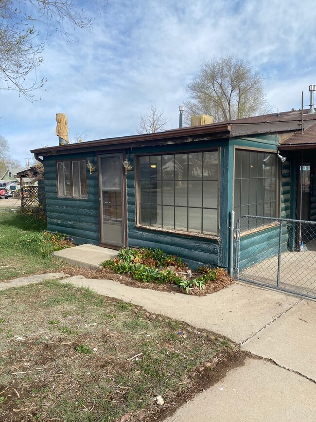 Building Photo - Large corner lot north of town Rental