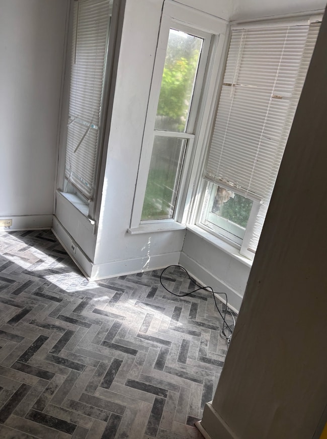 Photo - 4 bed 1 bath