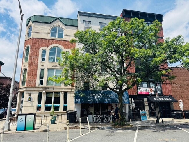 Building Photo - 102 Hudson St Unit 3 Rental