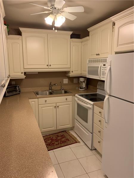 Photo - 570 Durham Cir