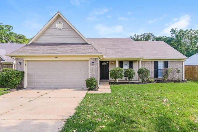 Building Photo - 1540 Madison Cove W