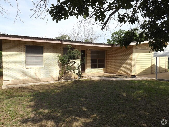 Building Photo - 702 N Silver St Rental