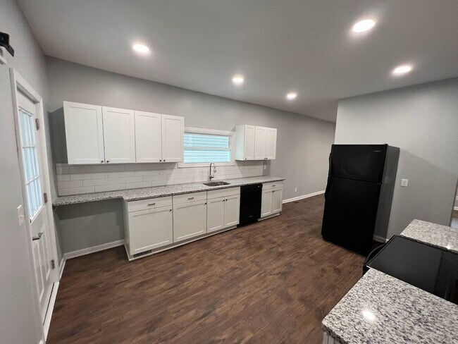 Photo - 4010 Jane St