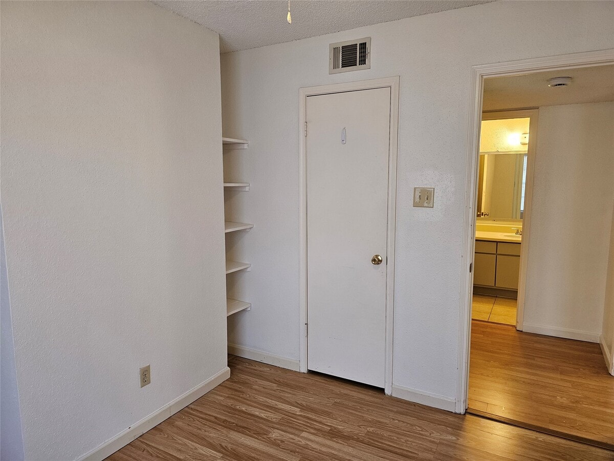 Photo - 2750 Holly Hall St Unidad 712