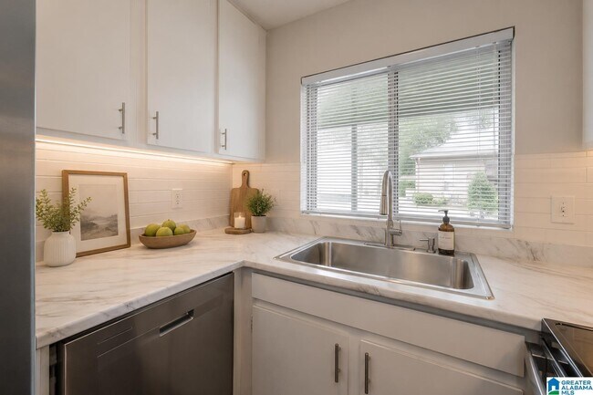 Photo - 3101 Lorna Rd Unit 123