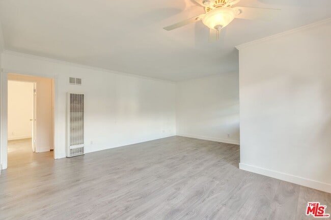 Photo - 4179 Ince Blvd Unidad 1/2